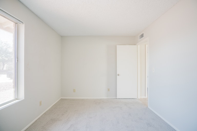 Photo 19 of 21 - 4034 W Windrose Dr, Phoenix, AZ 85029