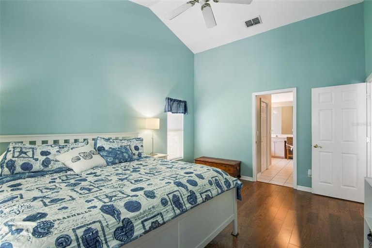Photo 32 of 50 - 1719 Woodpond Way, Lutz, FL 33559