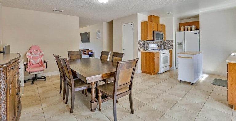 Photo 13 of 33 - 9544 Achates Cir, Sacramento, CA 95826