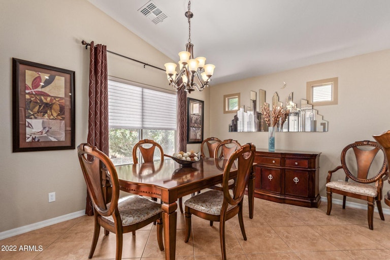 Photo 9 of 29 - 668 W Desert Valley Dr, San Tan Valley, AZ 85143