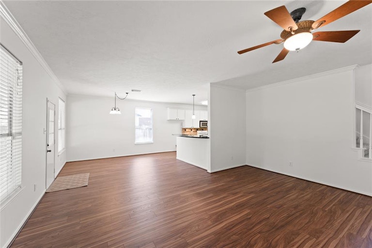 Photo 9 of 26 - 18115 Polo Meadow Dr, Humble, TX 77346