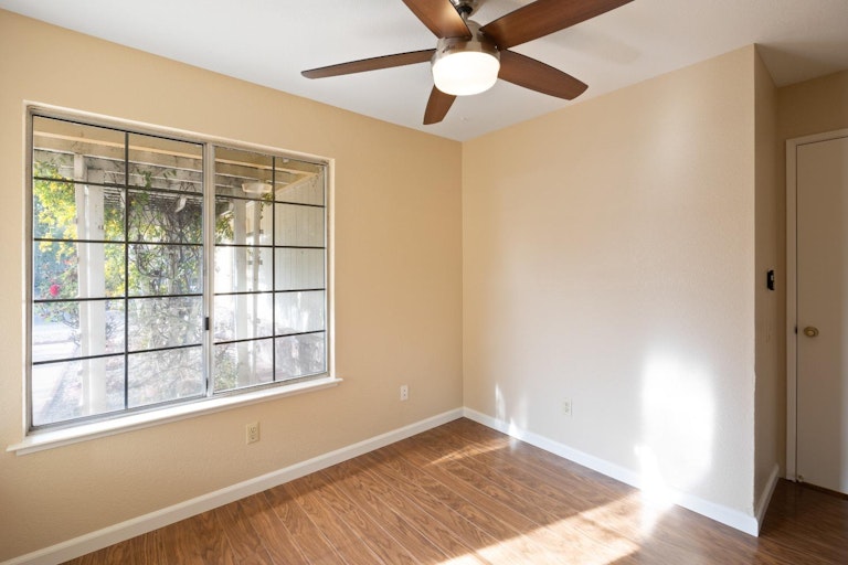 Photo 32 of 38 - 5030 Strasbourg Way, Sacramento, CA 95842