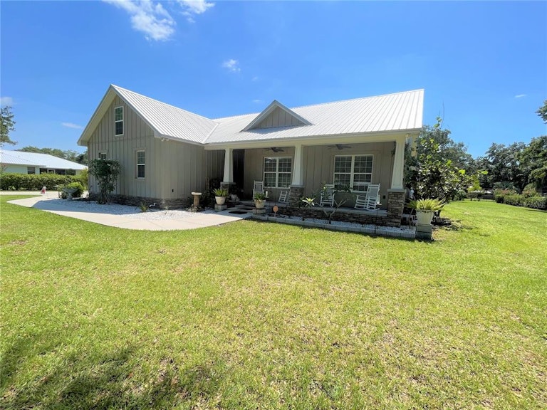 Photo 3 of 39 - 6009 Laurel Oak Dr, Lakeland, FL 33811