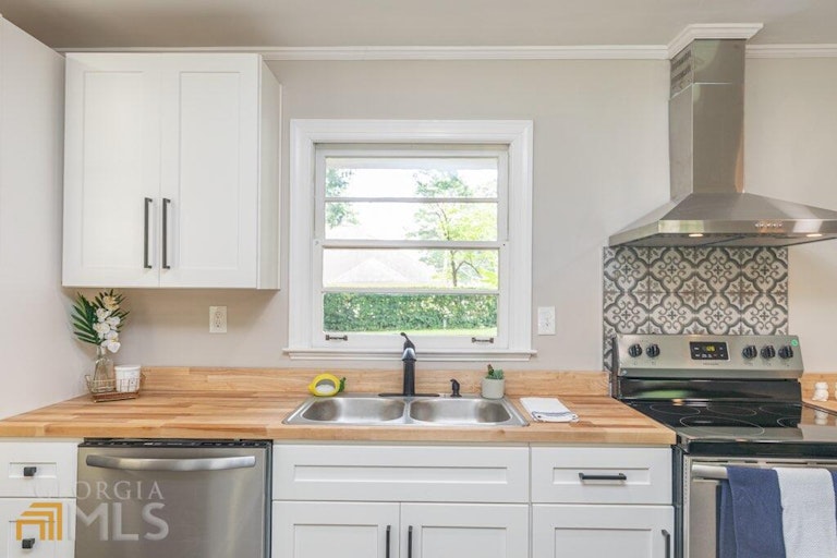 Photo 4 of 43 - 3811 Wake Forest Rd #3811, Decatur, GA 30034