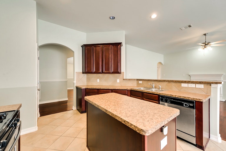 Photo 10 of 28 - 8517 Prairie Dawn Dr, Fort Worth, TX 76131
