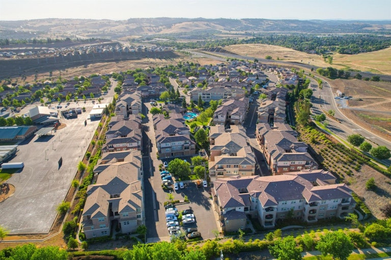 Photo 35 of 40 - 1000 Moon Cir #1026, Folsom, CA 95630