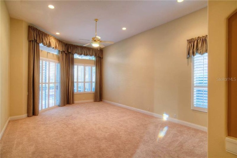 Photo 11 of 25 - 18630 Avenue Capri, Lutz, FL 33558
