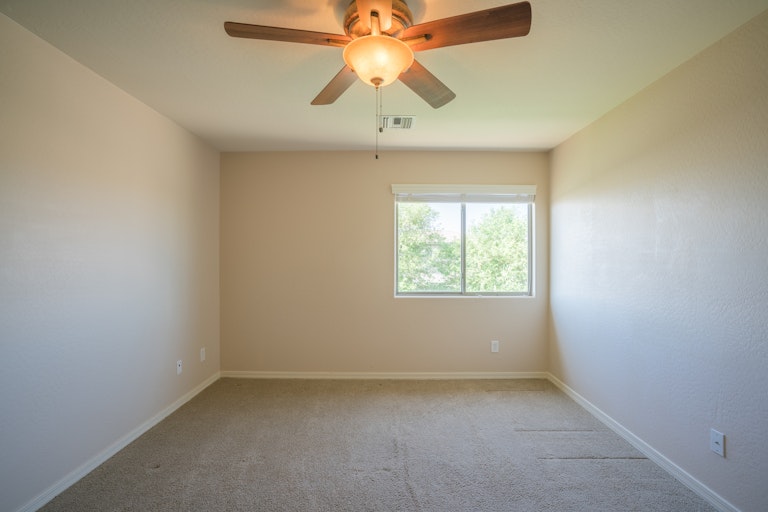 Photo 24 of 37 - 17808 W Ivy Ln, Surprise, AZ 85388