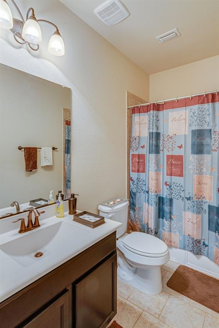 Photo 8 of 40 - 1508 Fallingwater Trl, Haslet, TX 76052