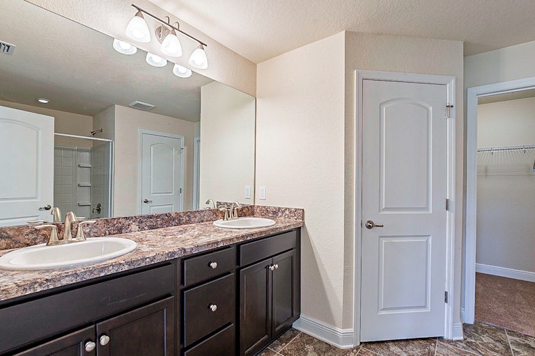 Photo 23 of 28 - 12481 Killian St, Spring Hill, FL 34609