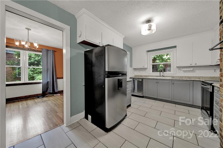 Photo 8 of 29 - 9023 Nottoway Dr, Charlotte, NC 28213