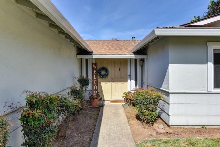Photo 7 of 31 - 4137 California Ave, Carmichael, CA 95608