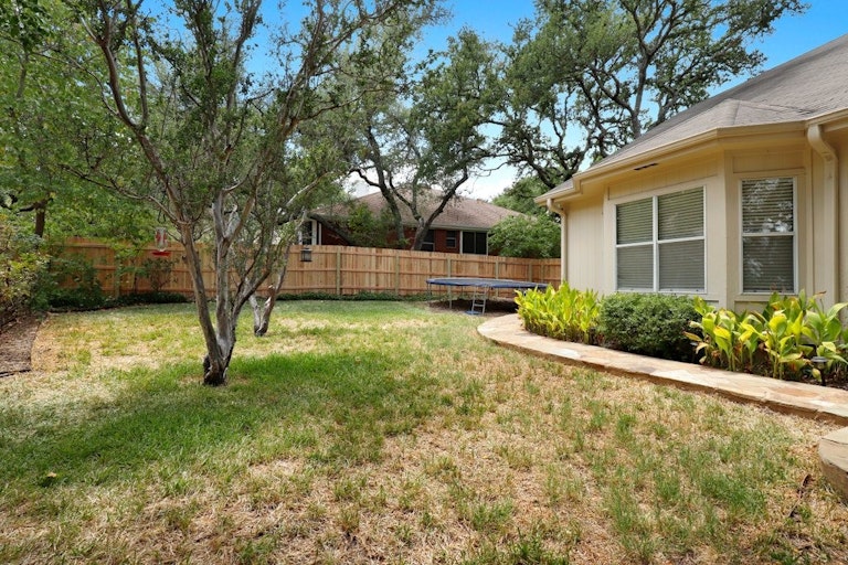 Photo 31 of 35 - 8007 Caribou Parke Cv, Austin, TX 78726