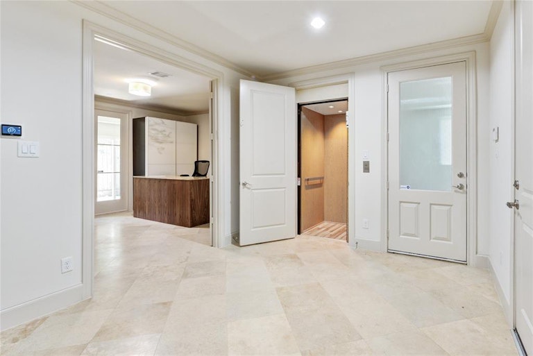 Photo 6 of 32 - 1955 Sheridan St, Houston, TX 77030