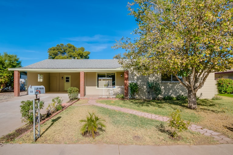 Photo 1 of 30 - 3636 W Beryl Ave, Phoenix, AZ 85051