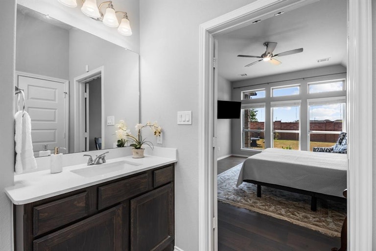 Photo 15 of 25 - 11903 Di Mari Dr, Richmond, TX 77406