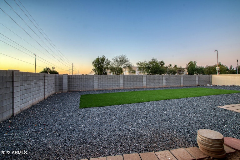 Photo 32 of 41 - 5202 S 46th Pl, Phoenix, AZ 85040