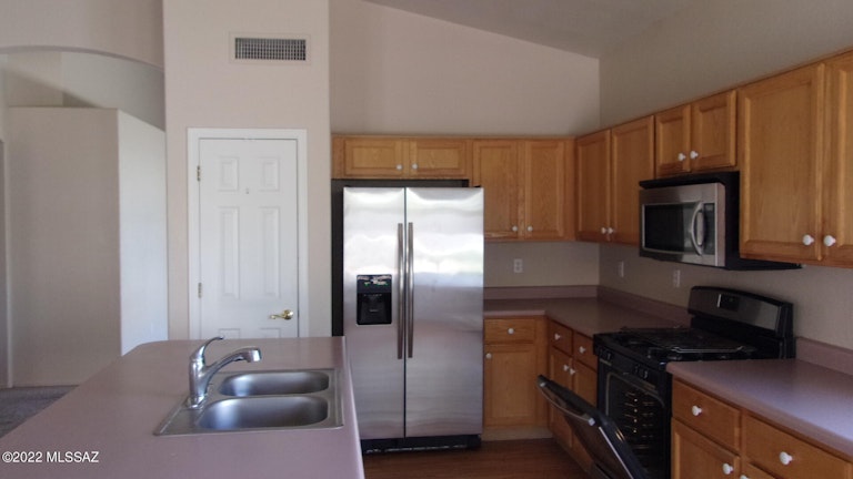 Photo 6 of 27 - 9836 E Cisco Ct, Tucson, AZ 85748