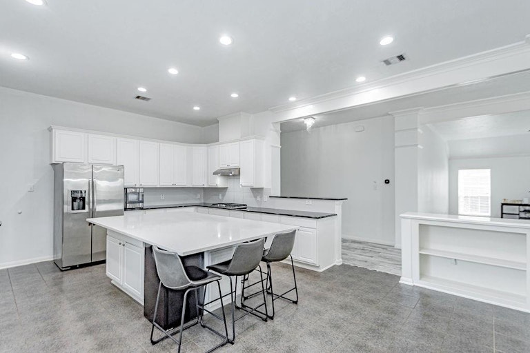 Photo 7 of 38 - 11505 Grimes Ave, Pearland, TX 77584
