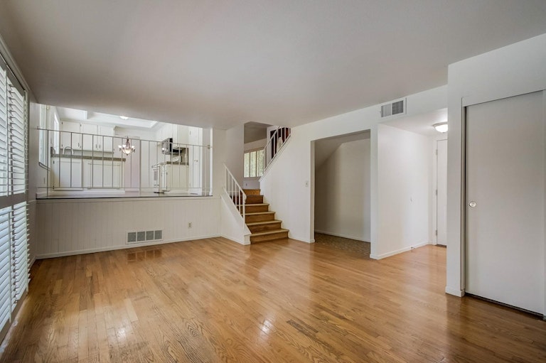 Photo 14 of 27 - 8121 Garryanna Dr, Citrus Heights, CA 95610