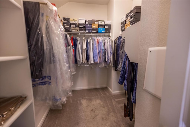 Photo 9 of 30 - 1503 English Blue Ln, Arlington, TX 76005