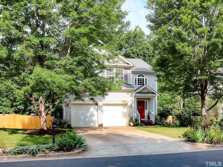 Photo 2 of 21 - 2408 Summit Dr, Hillsborough, NC 27278