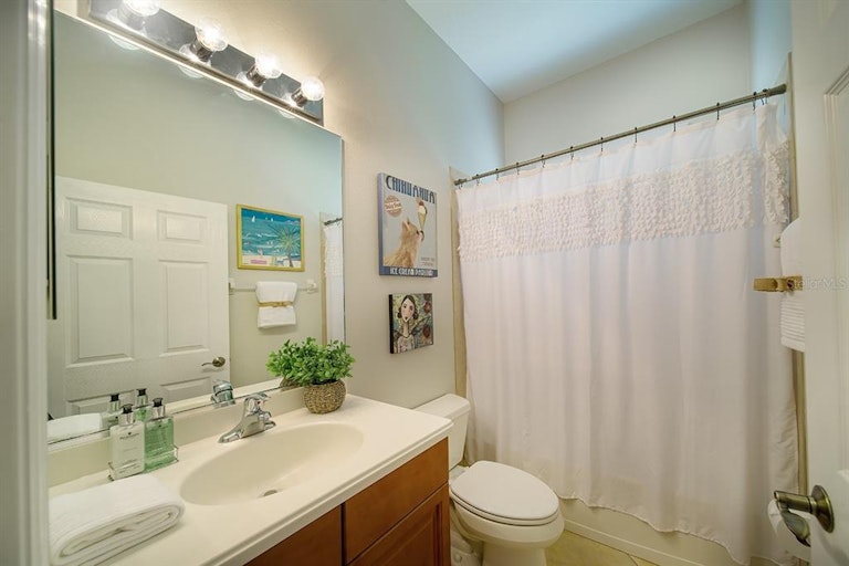 Photo 29 of 55 - 12143 Maple Ridge Dr, Parrish, FL 34219