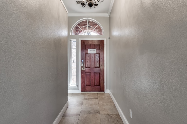 Photo 4 of 20 - 5424 Pebble Ct, McKinney, TX 75070