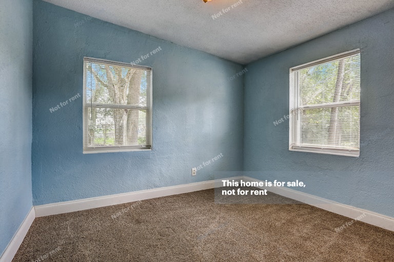 Photo 24 of 29 - 4030 Lockhart Dr N, Jacksonville, FL 32209