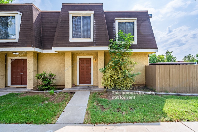 Photo 1 of 18 - 3402 W Echo Ln, Phoenix, AZ 85051