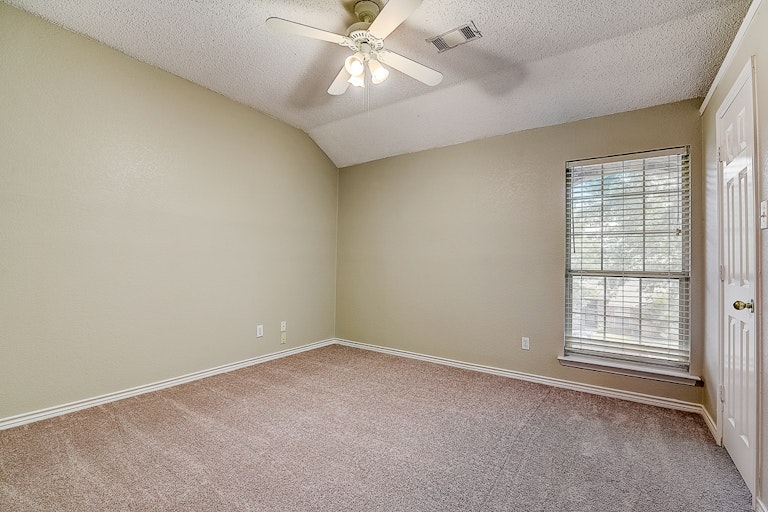 Photo 14 of 31 - 1110 Boyd Dr, Wylie, TX 75098