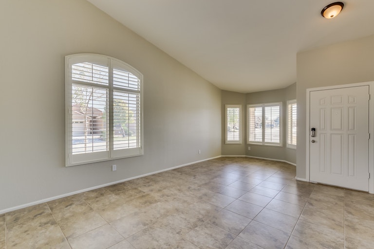 Photo 5 of 40 - 1768 E Angeline Ave, San Tan Valley, AZ 85140