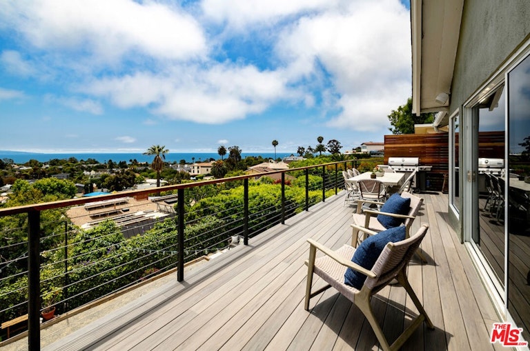 Photo 41 of 54 - 16656 Linda Ter, Pacific Palisades, CA 90272