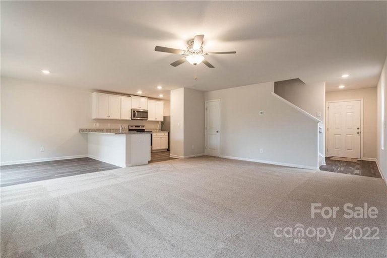 Photo 3 of 19 - 9401 Creedmore Hills Dr, Charlotte, NC 28214