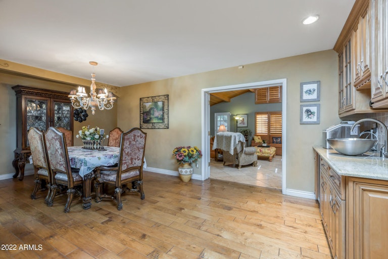 Photo 18 of 24 - 121 E Claremont St, Phoenix, AZ 85012