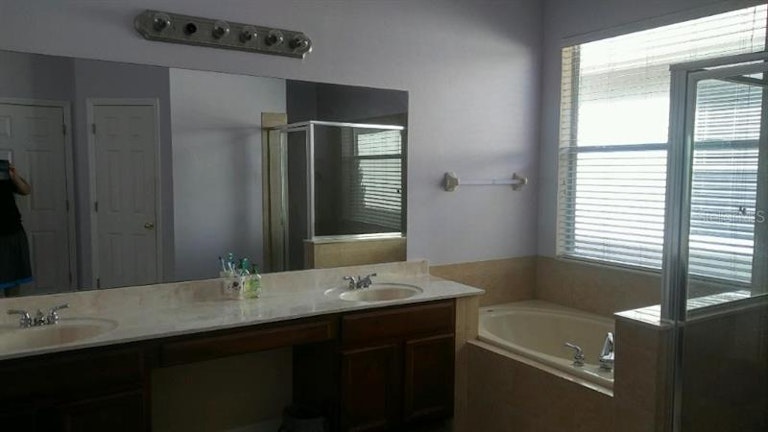 Photo 11 of 17 - 5325 Pepper Brush Cv, Apopka, FL 32703