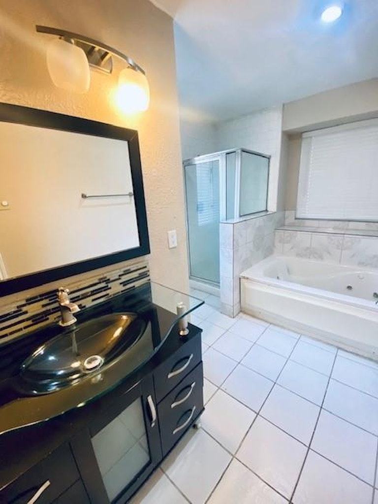 Photo 23 of 36 - 6126 Nancet Dr, Houston, TX 77041