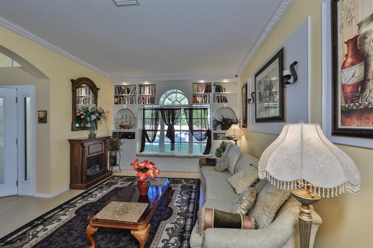 Photo 9 of 52 - 2930 Downan Point Dr, Land O Lakes, FL 34638