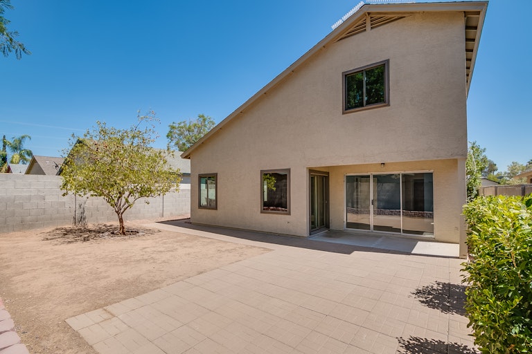 Photo 5 of 23 - 3118 E Topeka Dr, Phoenix, AZ 85050