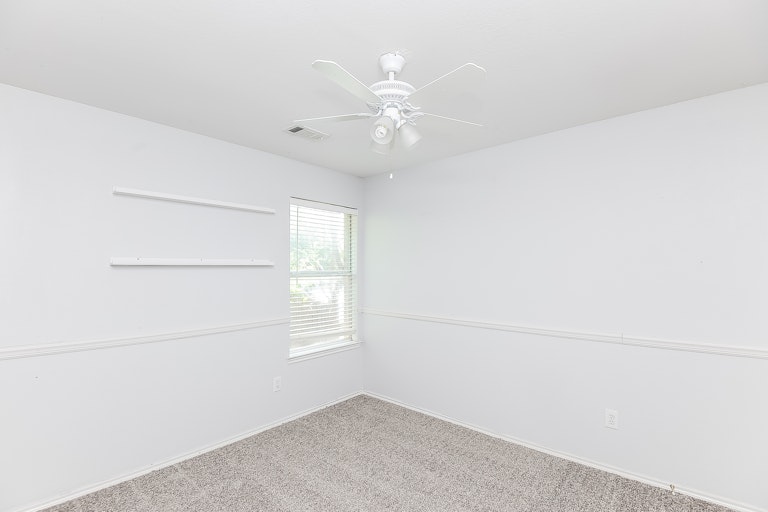 Photo 17 of 25 - 13308 Ridgepointe Rd, Fort Worth, TX 76244