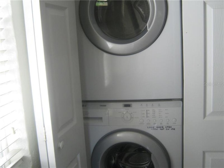 Photo 9 of 14 - 140 42nd Ave NE, Saint Petersburg, FL 33703