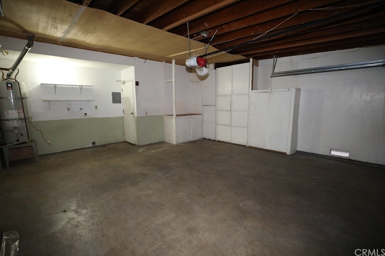 Photo 13 of 18 - 19231 Sherman Way #37, Reseda, CA 91335