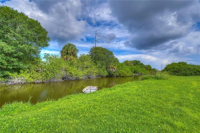 Photo 44 of 49 - 2105 Dartmouth Dr, Holiday, FL 34691