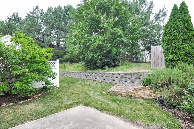 Photo 22 of 25 - 3003 White Cloud Cir, Apex, NC 27502