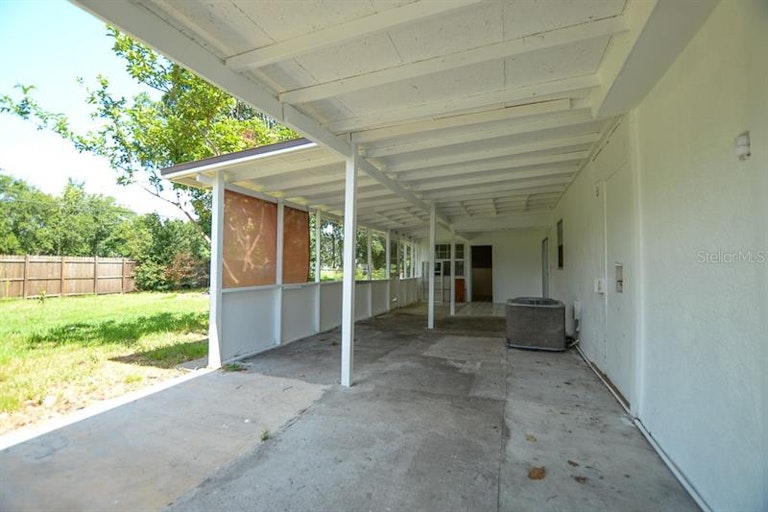 Photo 25 of 39 - 604 Deauville Ct, Kissimmee, FL 34758