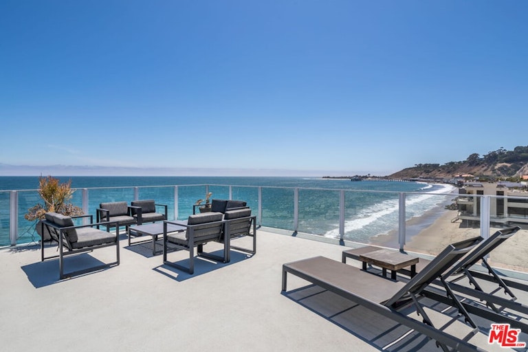 Photo 3 of 28 - 22548 Pacific Coast Hwy #410, Malibu, CA 90265