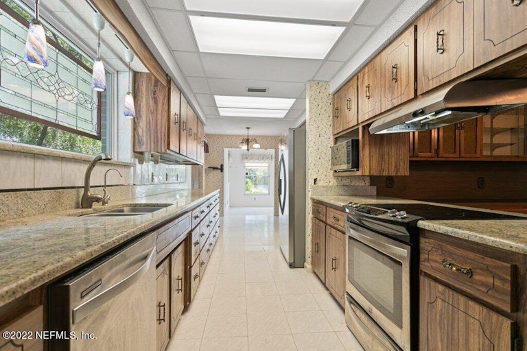 Photo 12 of 55 - 50 Harmony Hall Rd, Middleburg, FL 32068