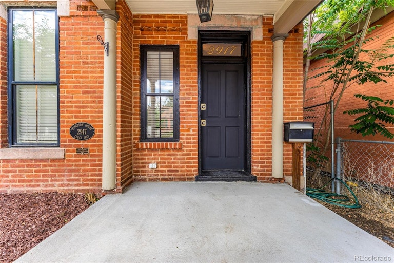 Photo 4 of 40 - 2917 Glenarm Pl, Denver, CO 80205