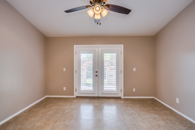 Photo 19 of 36 - 2044 S 86th Ln, Tolleson, AZ 85353