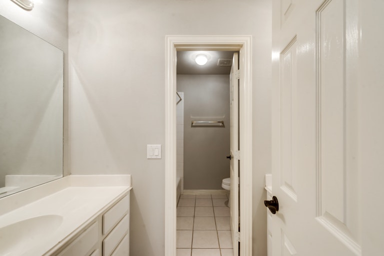Photo 27 of 32 - 530 Lauren Ct, Keller, TX 76248